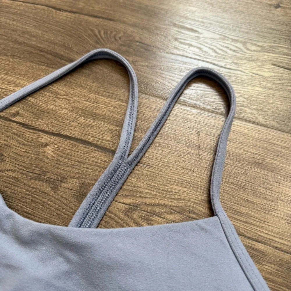Lululemon Flow Light Blue Gray Flow Y Nulu Sports Bra Size 8 Women W2ASYS